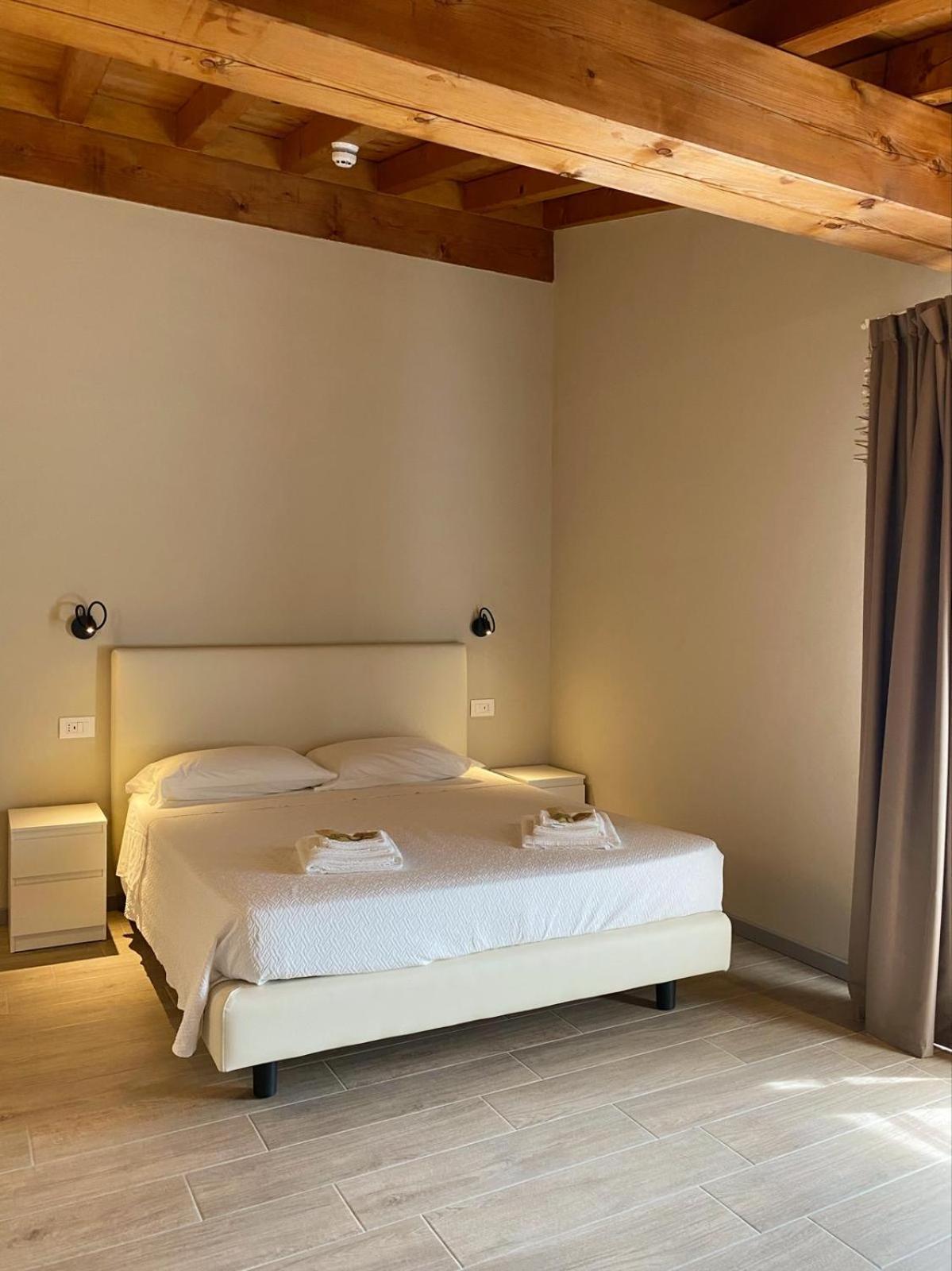 Agriturismo Cascina Carai Мароне Экстерьер фото