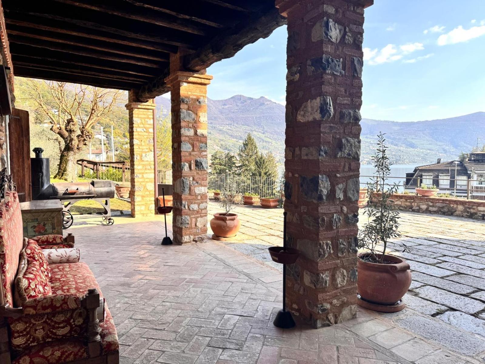Agriturismo Cascina Carai Мароне Экстерьер фото
