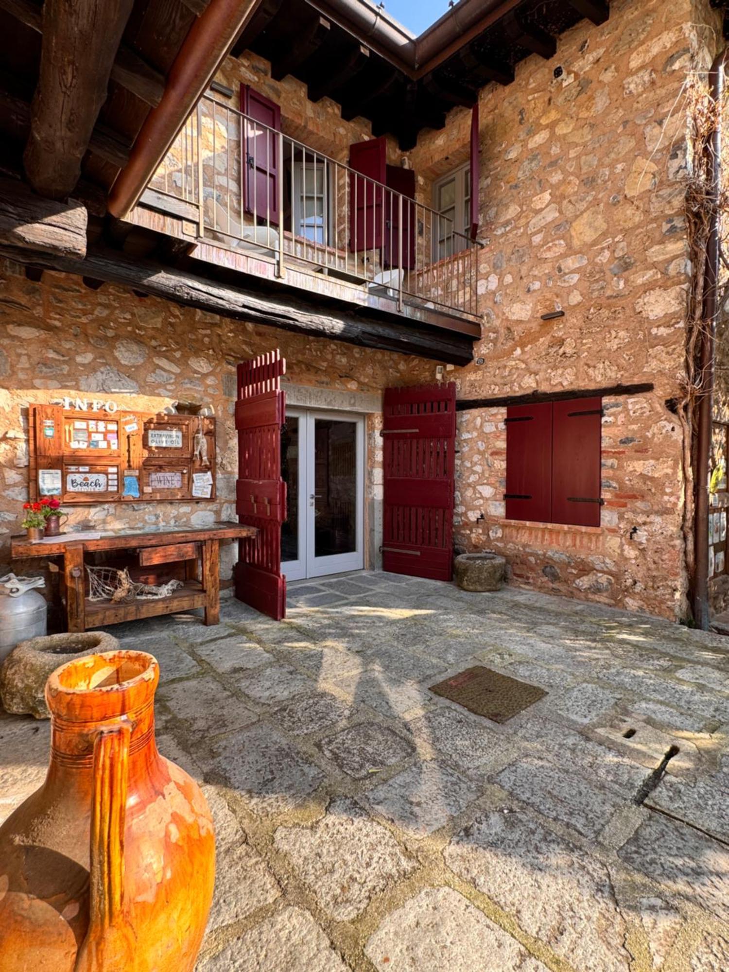 Agriturismo Cascina Carai Мароне Экстерьер фото